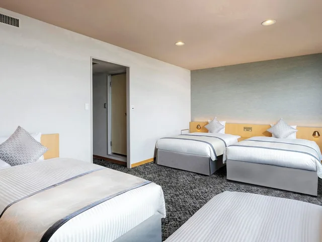 غرفة عائلية بسريرين منفصلين مع سرير سحّاب إضافي مع أريكة، Kamenoi Hotel Hikone (Ex Kanponoyado) 1/1