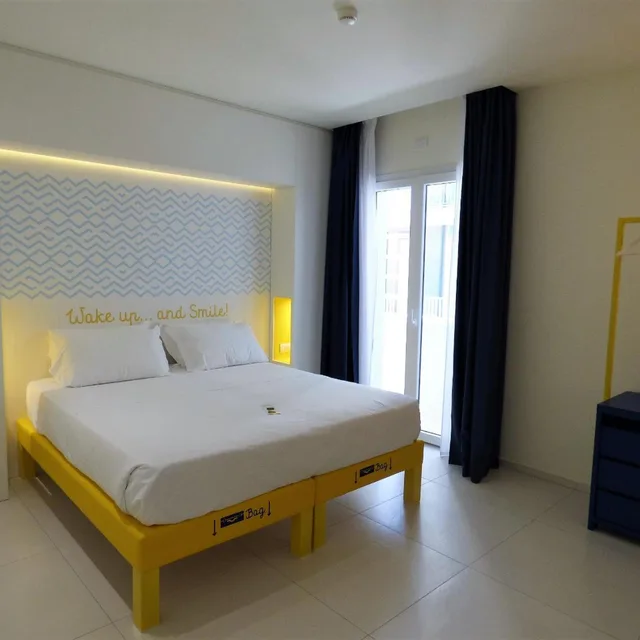 Room, Double Bed, Side Sea View, Balcony، HOTELTREVI 4/10