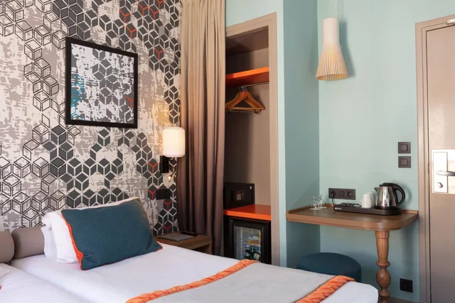 Room, Double Bed, Hotel Ducs D Anjou 4/6