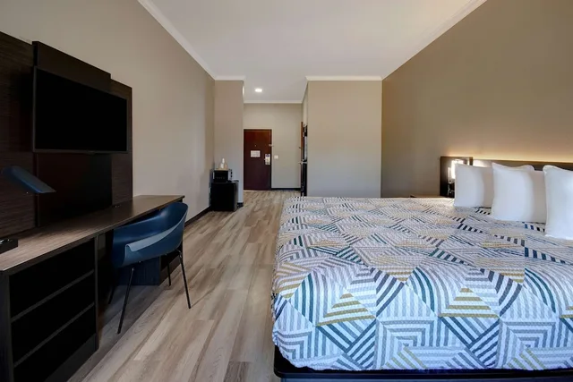 غرفة ديلوكس بسرير كينج، Motel6 Fort Worth, TX – I-35 & I-20 3/7