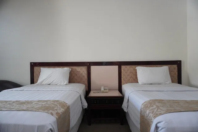 غرفة ديلوكس بسريرين منفصلين بإطلالة على البحيرة بشرفة، Siantar Hotel Parapat 2/7