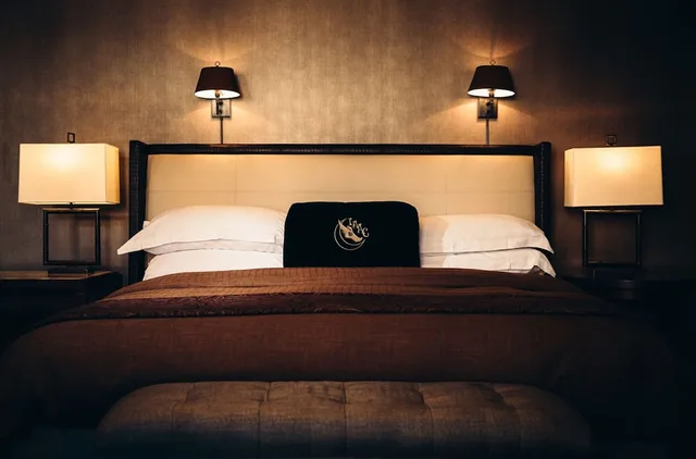 Deluxe, Queen Bed, City View, The Los Angeles Athletic Club 3/5