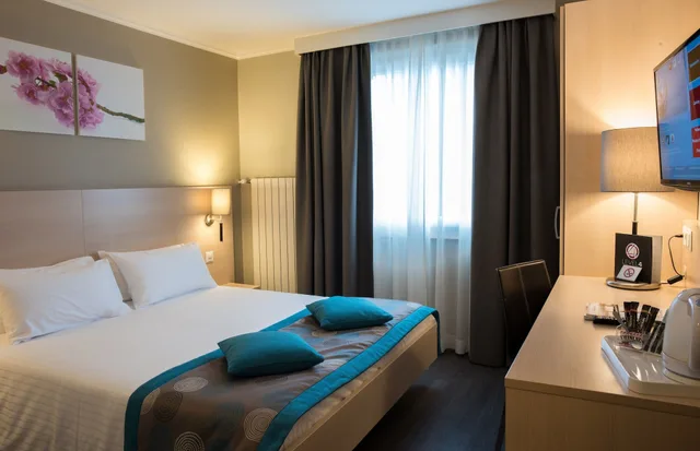 غرفة قياسية مفردة بسرير مزدوج، Everness Hotel and Resort 2/8