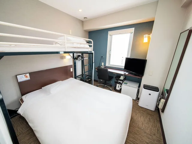 Super, 1 Double and 1 Single Bed، Super Hotel Naha Shintoshin 1/9
