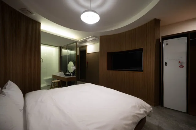 غرفة بريميوم بسرير مزدوج، Brown-Dot Hotel Daegu Hyukshin Doshi 7/9