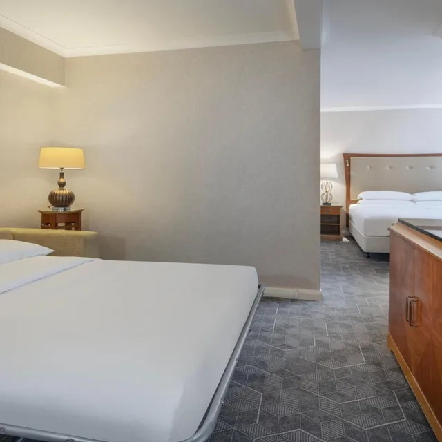 جناح بسرير كينج بإطلالة على الحديقة بغرفة نوم واحدة مع أريكة، Delta Hotels by Marriott Swindon 3/7