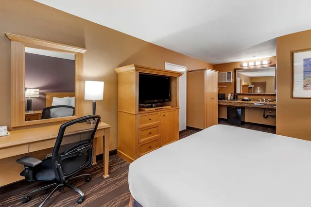 غرفة قياسية بسرير كينج لذوي الإعاقة، Best Western Plus Stovall's Inn 10/10