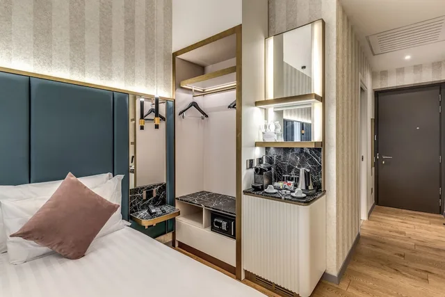 Deluxe, Double Bed, CC Palace Hotel 6/9