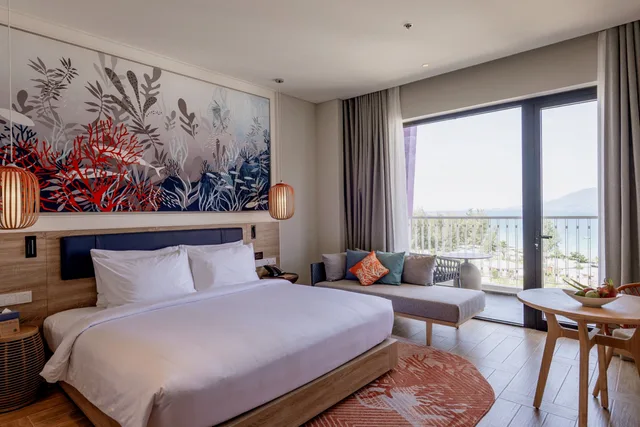 غرفة ديلوكس بسرير مزدوج بإطلالة على البحر، TTC Resort Van Phong Bay 1/5