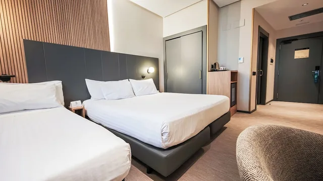 Room, Single, Murphy Bed, Queen Bed, with Extra Bed، Silken Ciudad Gijon 2/7