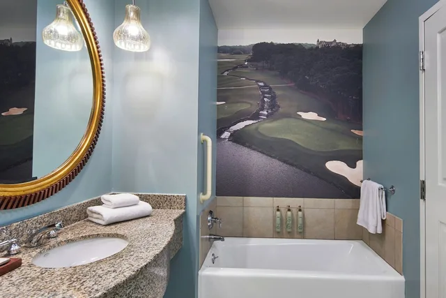 Room, 2 Queen Beds, Resort View, Balcony، Renaissance Birmingham Ross Bridge Golf Resort And Spa 7/18