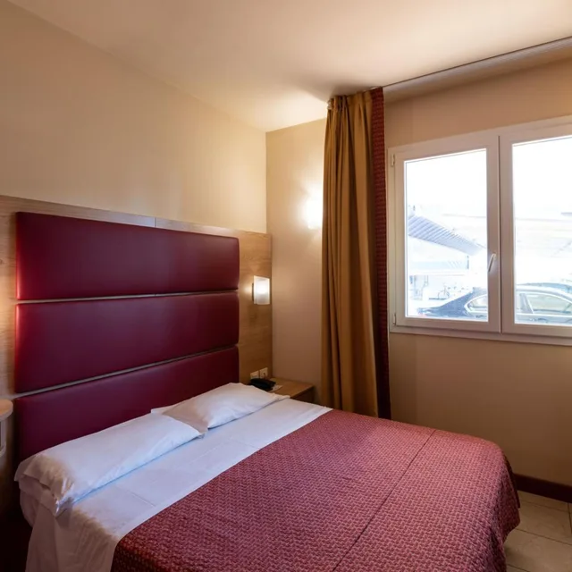 Economy, Double Bed, Ground Floor, Separate Building، HOTEL MONDIAL 2/8