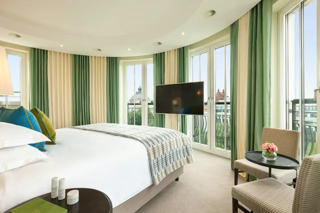 جناح، ROCCO FORTE THE CHARLES HOTEL 1/1