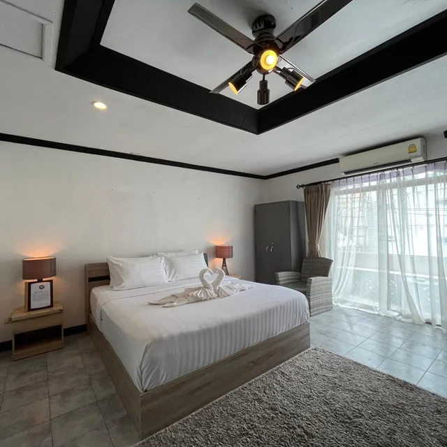 غرفة بسرير مزدوج بإطلالة على البحر بشرفة، Harrys Steakhouse & Beach Hotel 5/6
