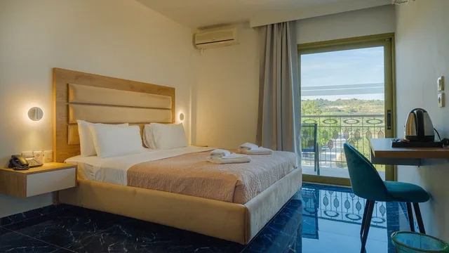 Room, King Bed, Garden View, Preveza Beach 2/3
