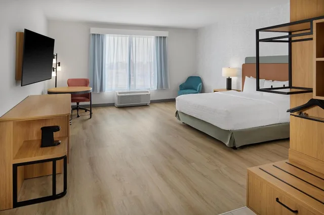 غرفة بسرير كينج لذوي الإعاقة، Hampton Inn Midland West 1/4