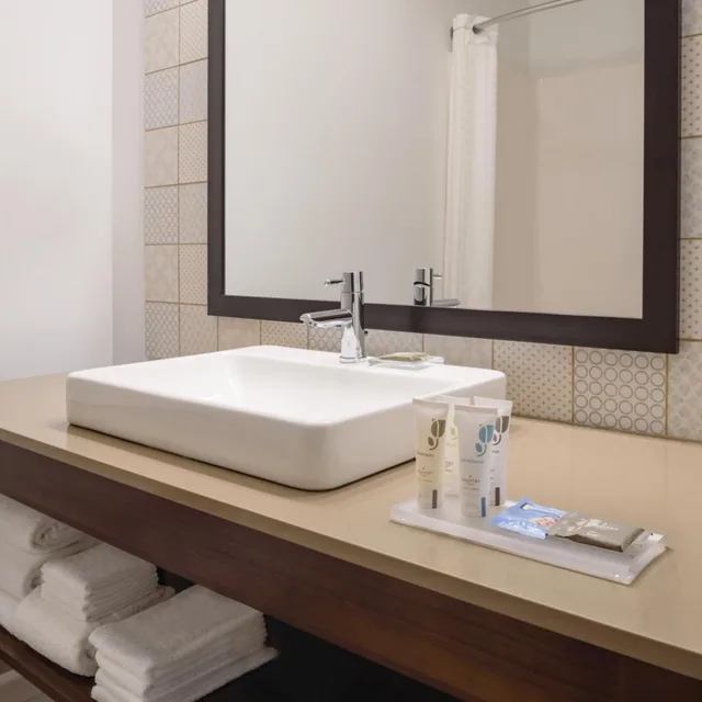 جناح بسرير كينج مع أريكة، Country Inn & Suites by Radisson, Galena, IL 2/2