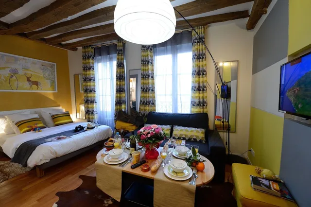 Studio, Suite, Les Patios Du Marais 1/3