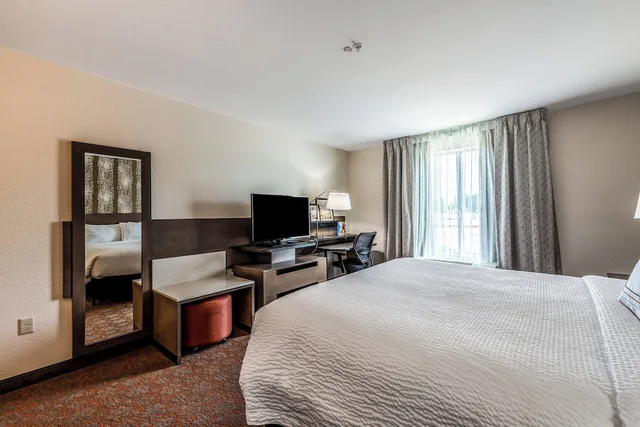 غرفة بسرير كينج لذوي الإعاقة، Fairfield Inn Suites By Marriott St Joseph Stevensville 2/9