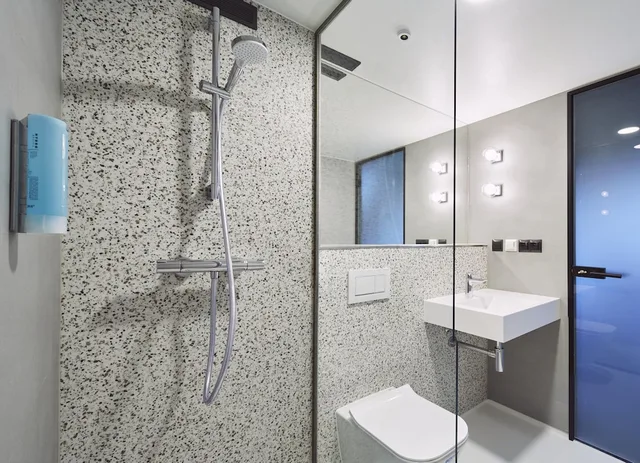 غرفة بريميوم بسرير كينج وسرير فردي، New Port Hotel 2/3