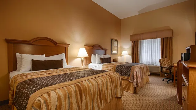 غرفة قياسية بسريرين كوين، Best Western Plus New Caney Inn and Suites 2/10