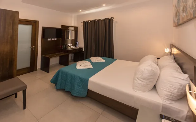 غرفة بسرير كوين، CERVIOLA HOTEL 3/6