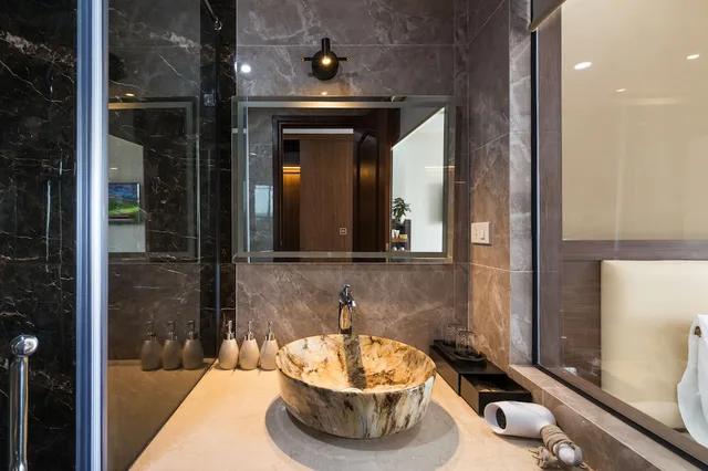 غرفة ديلوكس بسرير كوين وسرير فردي بإطلالة على الحديقة، Aquasun Hotel 6/7