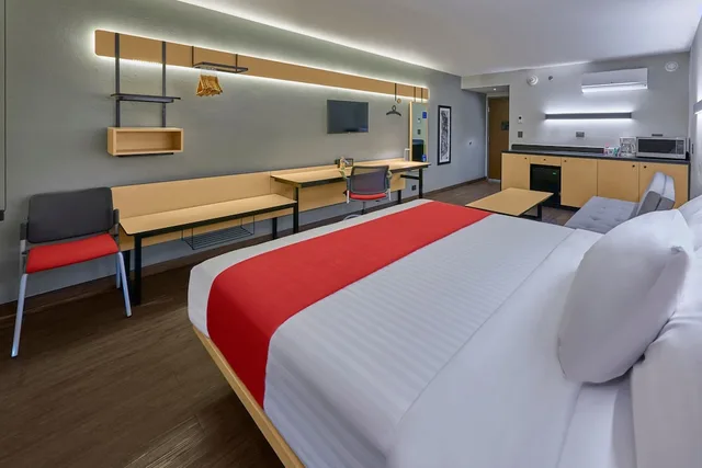غرفة سوبيريور بسرير كينج مع أريكة، City Express by Marriott Hermosillo Expo 2/3