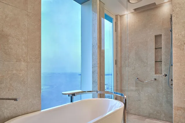 غرفة كبيرة بسرير كينج، The Westin Singapore 5/5