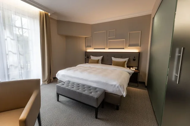جناح بسرير كينج مع أريكة، Parkhotel Kurhaus Bad Kreuznach 3/8