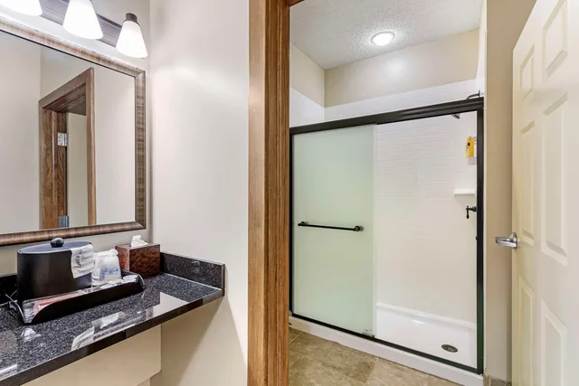 غرفة بسرير كينج، Best Western Plus Dutch Haus Inn And Suites 4/4