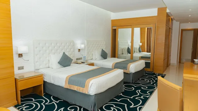Deluxe Twin Partial Sea View, Oceanic Khorfakkan Resort And Spa 3/4