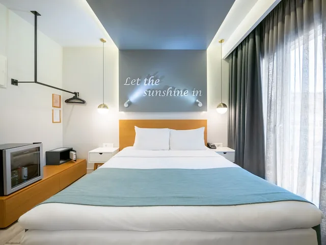 Queen Bed, Back Side، Golden Star City Resort 1/6