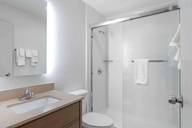 غرفة بسرير مزدوج، Comfort Inn Detroit - Troy 3/3