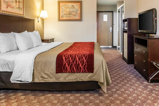 غرفة قياسية بسرير كينج، Quality Inn Defiance 3/4