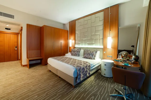 غرفة سوبيريور بسرير مزدوج، Legend Hotel Batumi 1/6