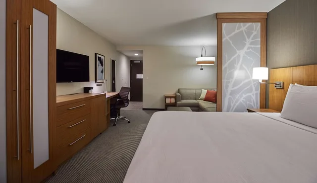 Room, King Bed, Sofa, High Floor, HYATT PLACE EUGENE OAKWAY CENTER 1/3