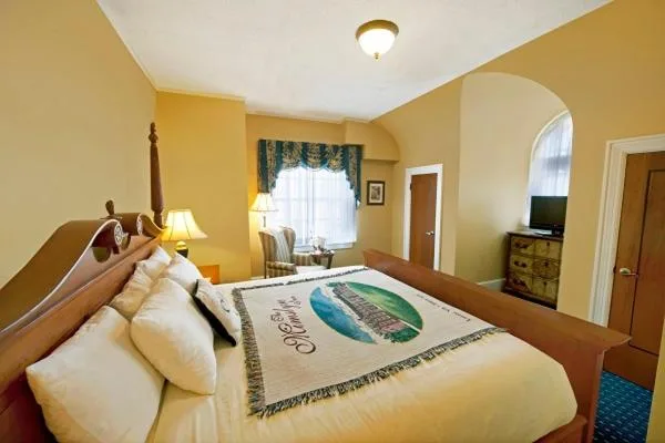 جناح ديلوكس بجاكوزي، Mimslyn Inn Historic Hotels Of America 1/1