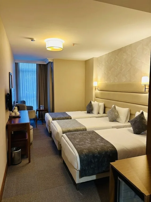 غرفة ديلوكس ثلاثية بثلاثة أسرّة، Istanbul Midpoint Hotel 3/10