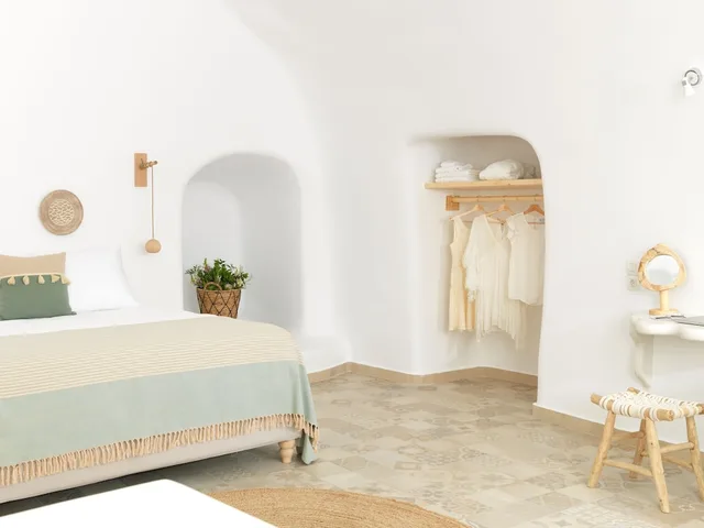 Honeymoon, Studio, Suite, Queen Bed, Sofa, Private Pool, Drops Cave Houses 1/1