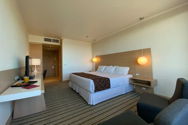 غرفة قياسية بسرير كينج، Wyndham Concepcion Pettra 8/10