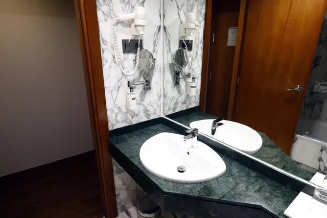 غرفة قياسية بسرير كوين، Travelodge Madrid Coslada Aeropuerto 4/5