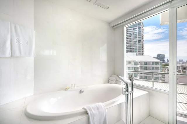 Panoramic Ocean View Suite.، The Cruise Hotel 15/17