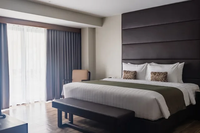 غرفة تنفيذية بسرير كينج بحوض استحمام، Canyon Hotels Resorts Boracay 1/1
