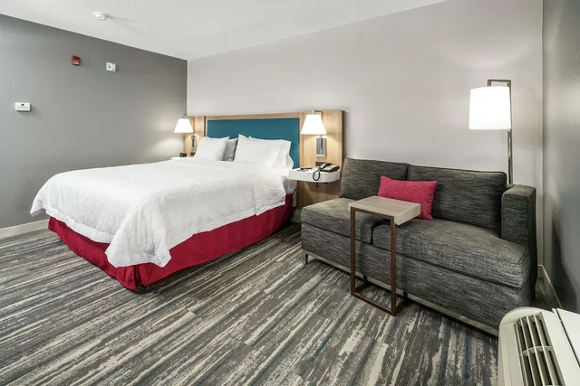استوديو بسرير كينج مع أريكة، Hampton Inn Wilson Downtown 1/3
