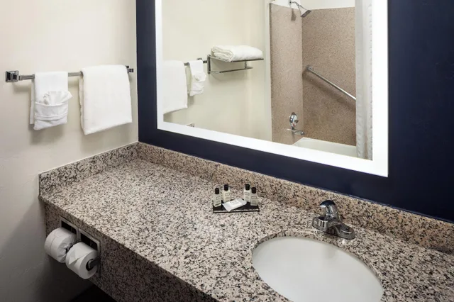 جناح بغرفة نوم واحدة، Wyndham Tucson Airport & Conference Center 2/2