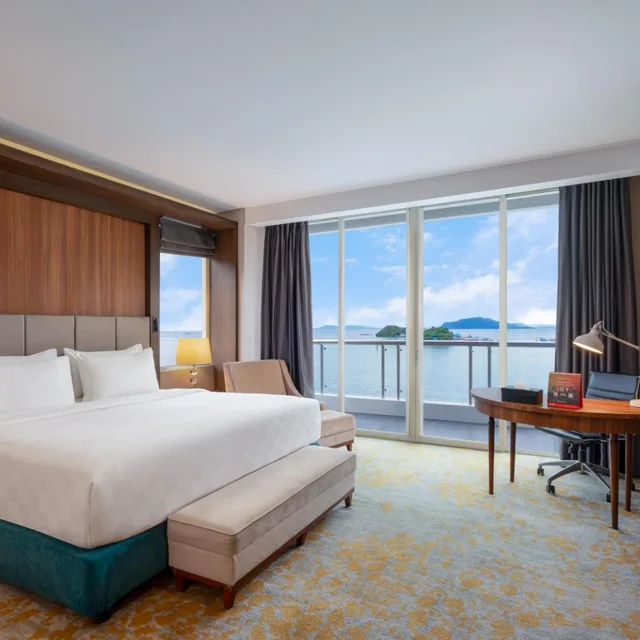 President Suite, Swiss-Belhotel Papua Jayapura 1/3