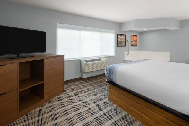 جناح ديلوكس بسرير كينج، Americinn By Wyndham Douglas/Saugatuck 2/3