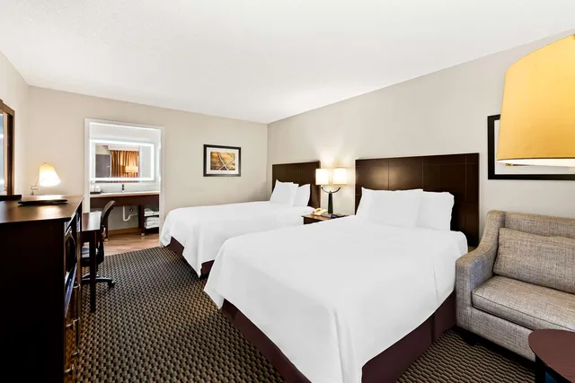 Room, 2 Double Beds, Pet Friendly, Best Western State Fair Inn 3/4