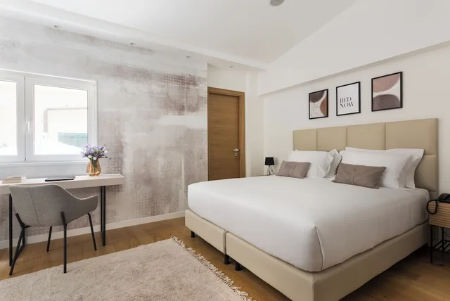 Deluxe, Twin Beds, At 41 3/8